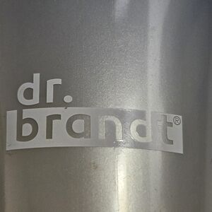 VACUM AWARD*DR BRANDT PORE CLEANSER